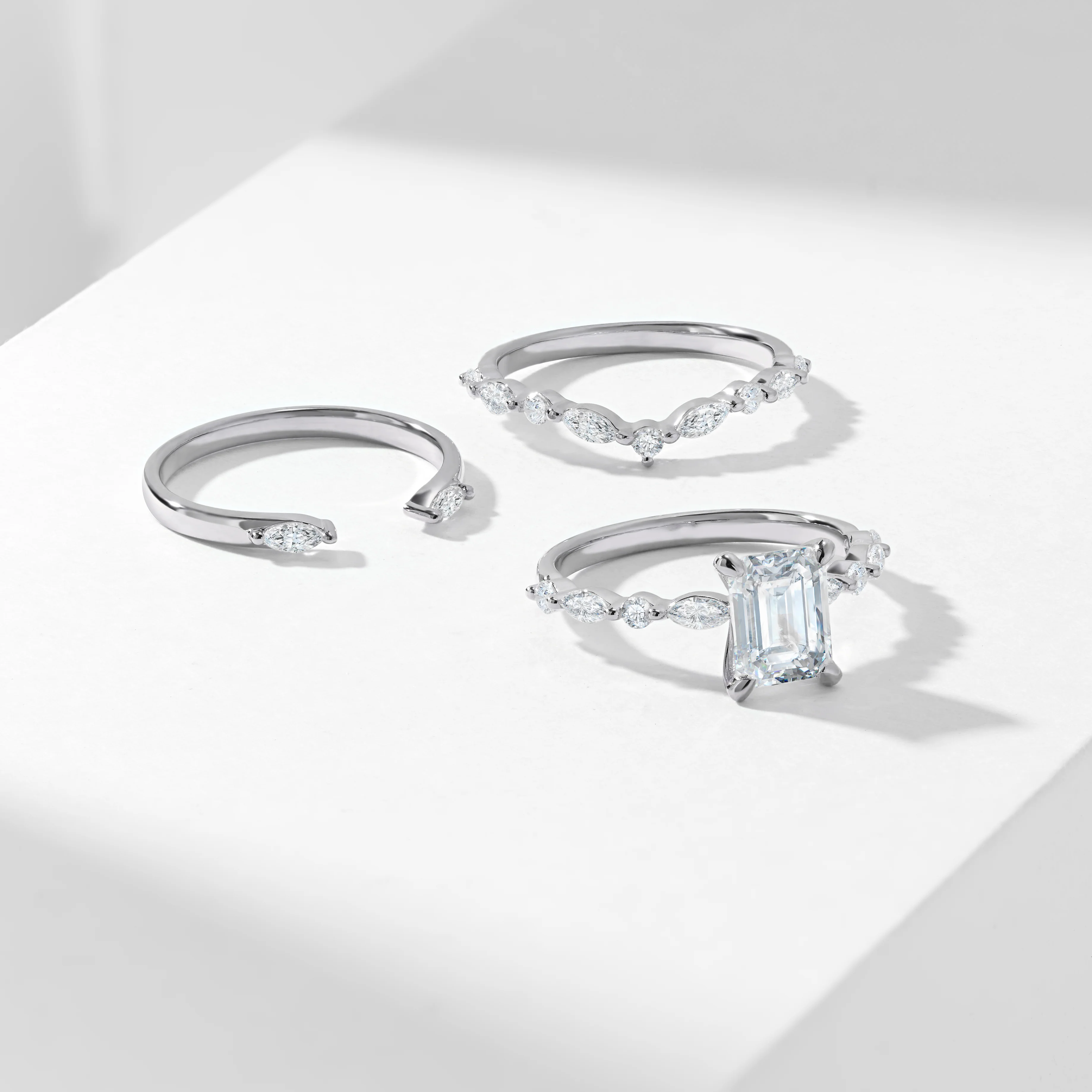 1.5ct Radiant Diamond Solitaire With Marquise And Round Brilliant Shoulder Contour And Open Gap Bridal Set 2.0tdw - Image 4