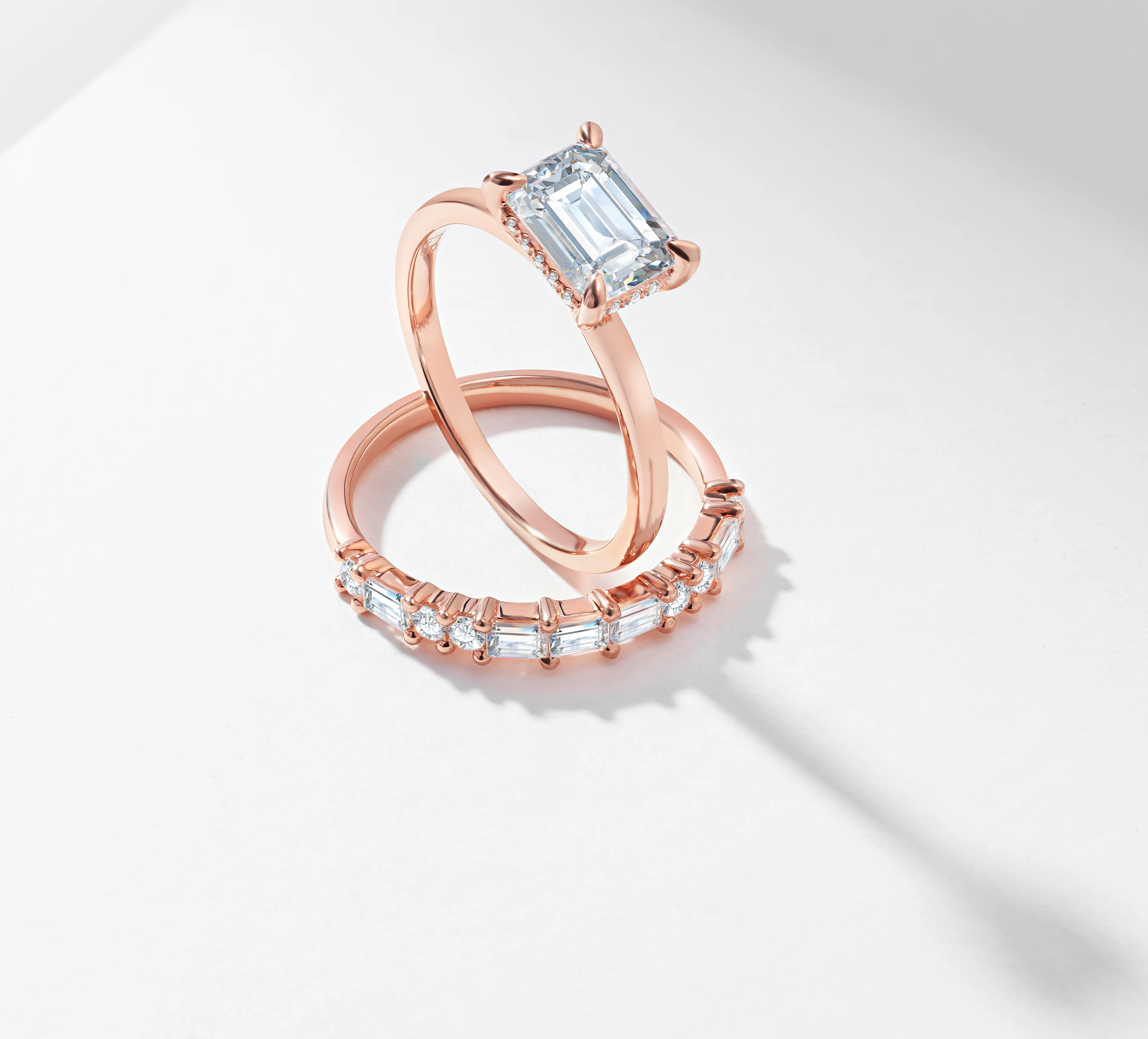1.75ct East West Emerald Cut Diamond Solitaire With Baguette And Round Brilliant Diamond Bridal Set 2.40tdw - Image 5