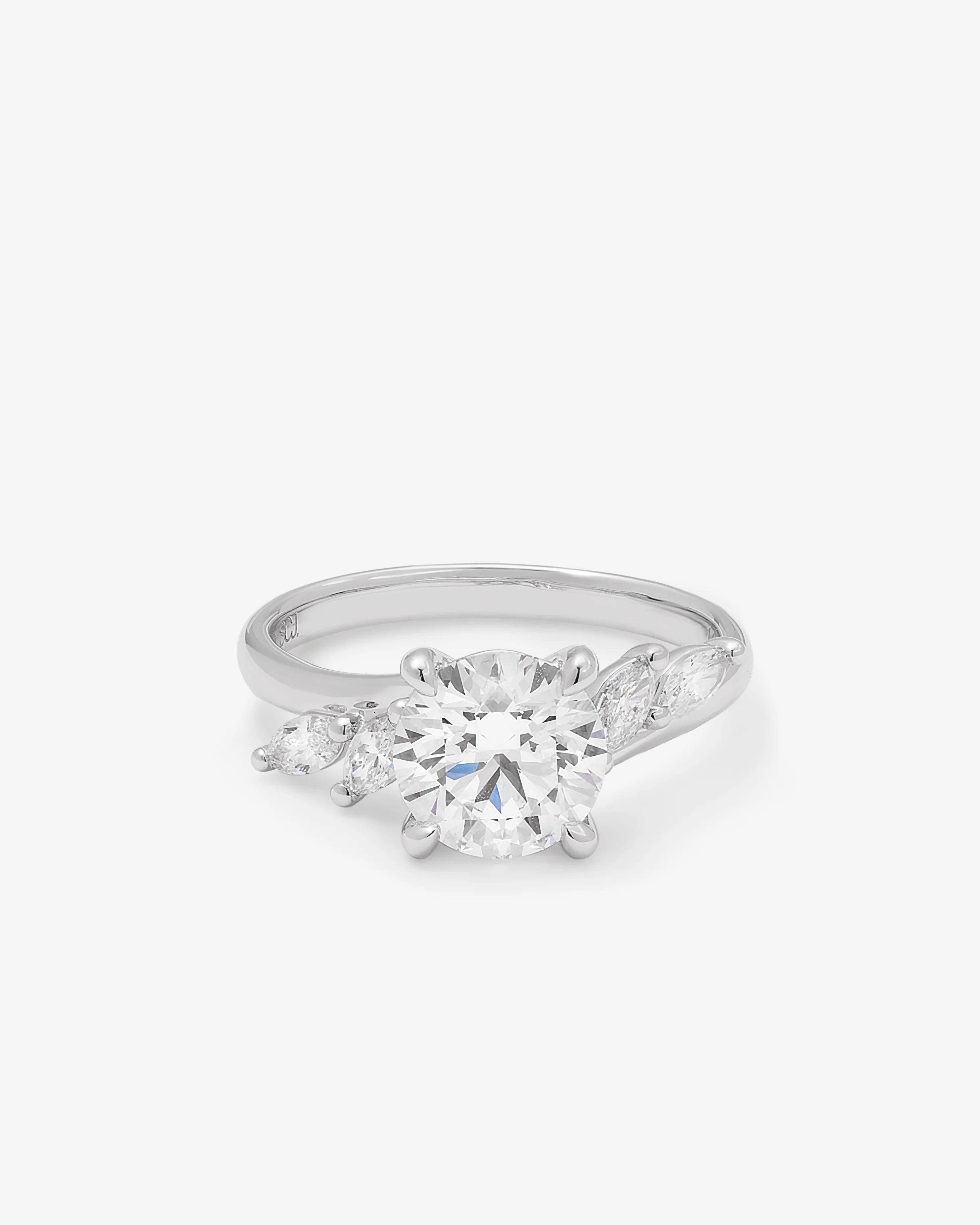 18K White Gold 2.0ct Brilliant Lab Diamond Centre With Marquise Shoulders Ring - Image 2