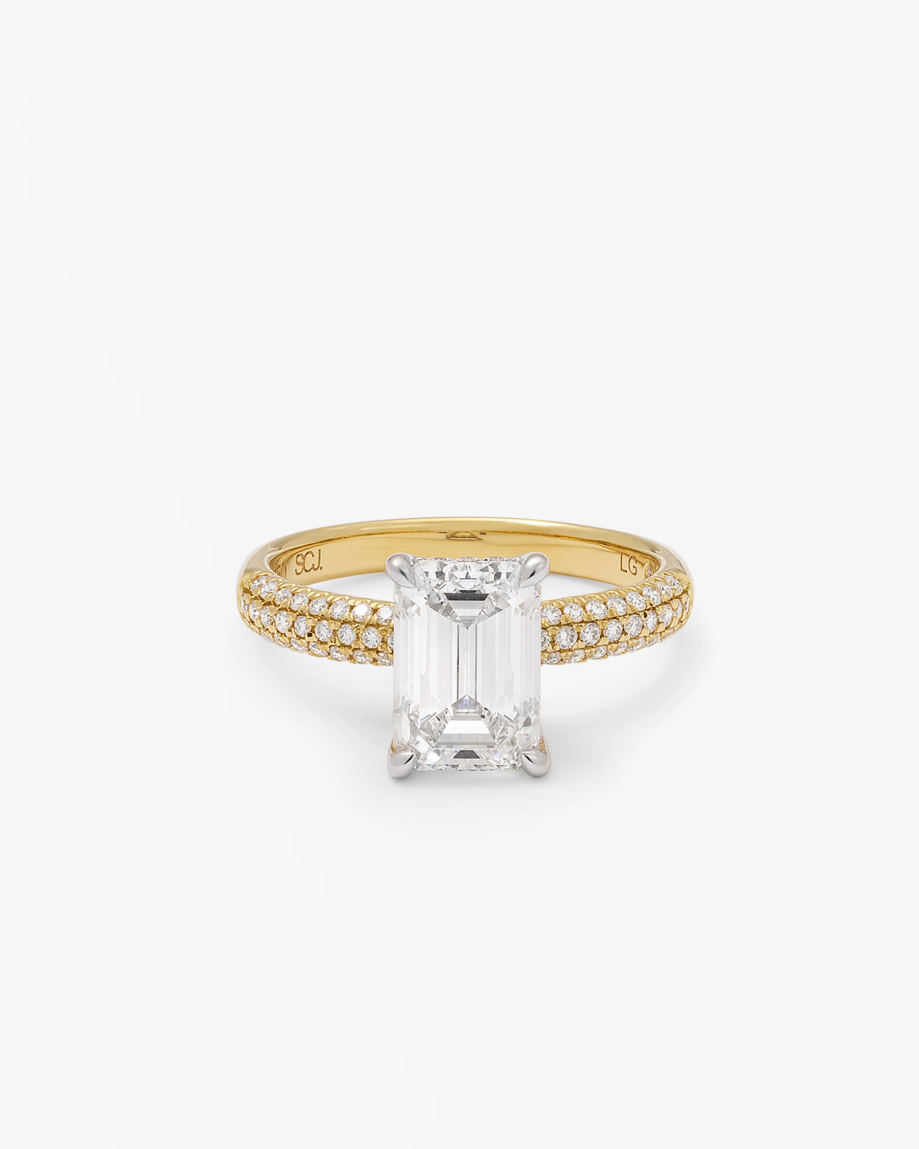 18K Yellow and White Gold 2.5ct Emerald Lab Diamond Solitaire With Diamond Set Pave Shoulders And Gallery Ring - Image 3