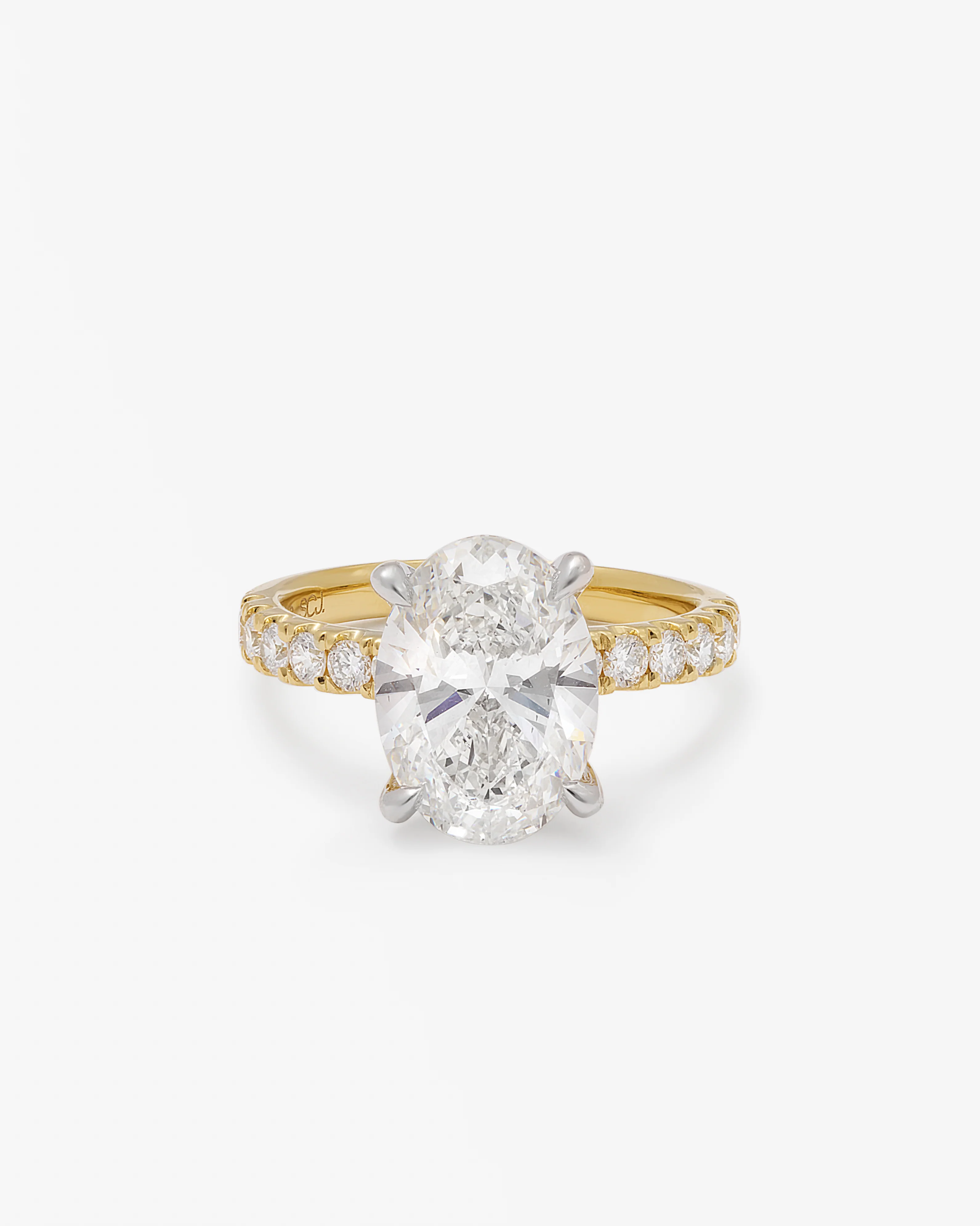18K Yellow And White Gold 4.0ct Oval Lab Diamond Centre With Brilliant Lab Diamond Claw Set Shoulders