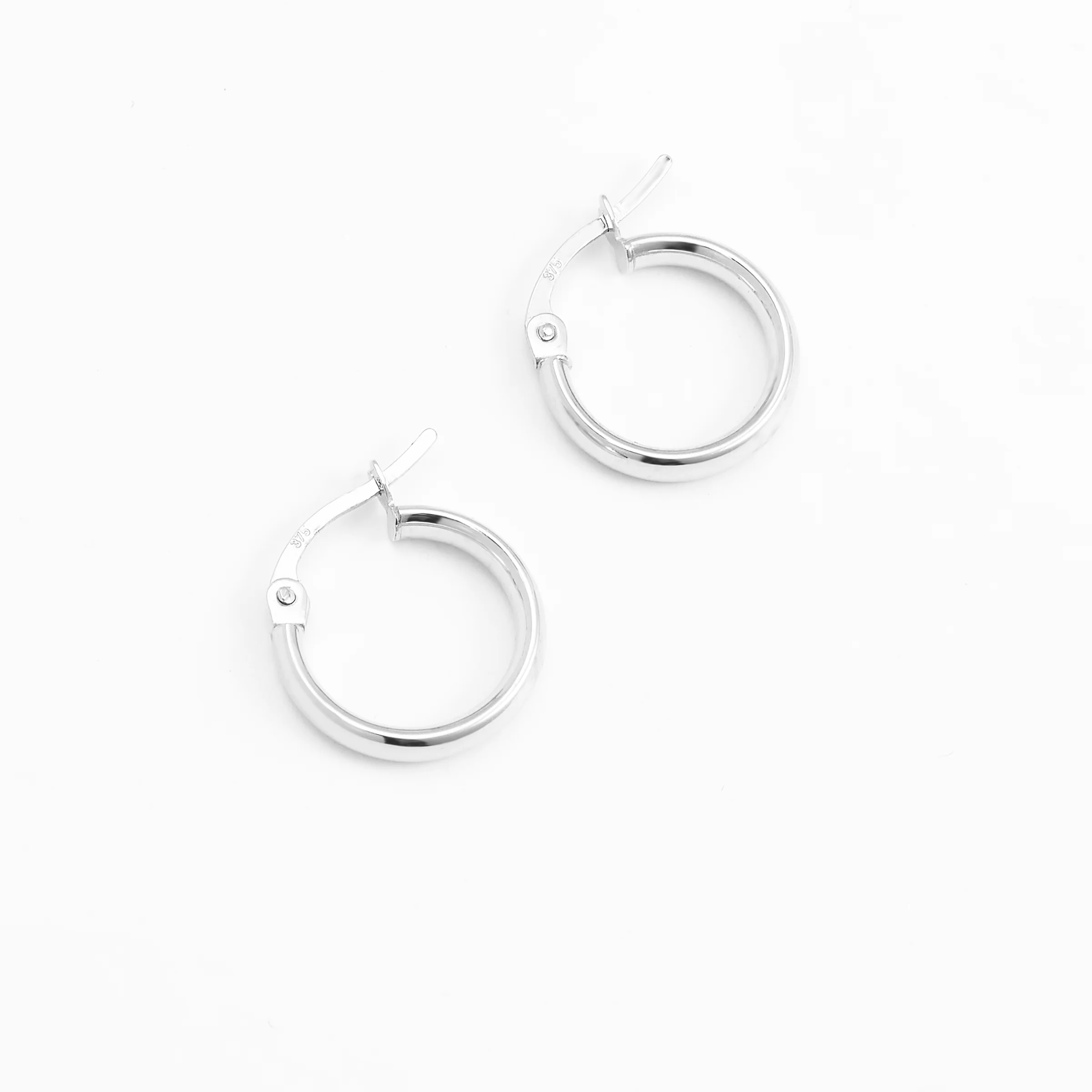 9K White Gold 13.5mm Round Hoop Earrings