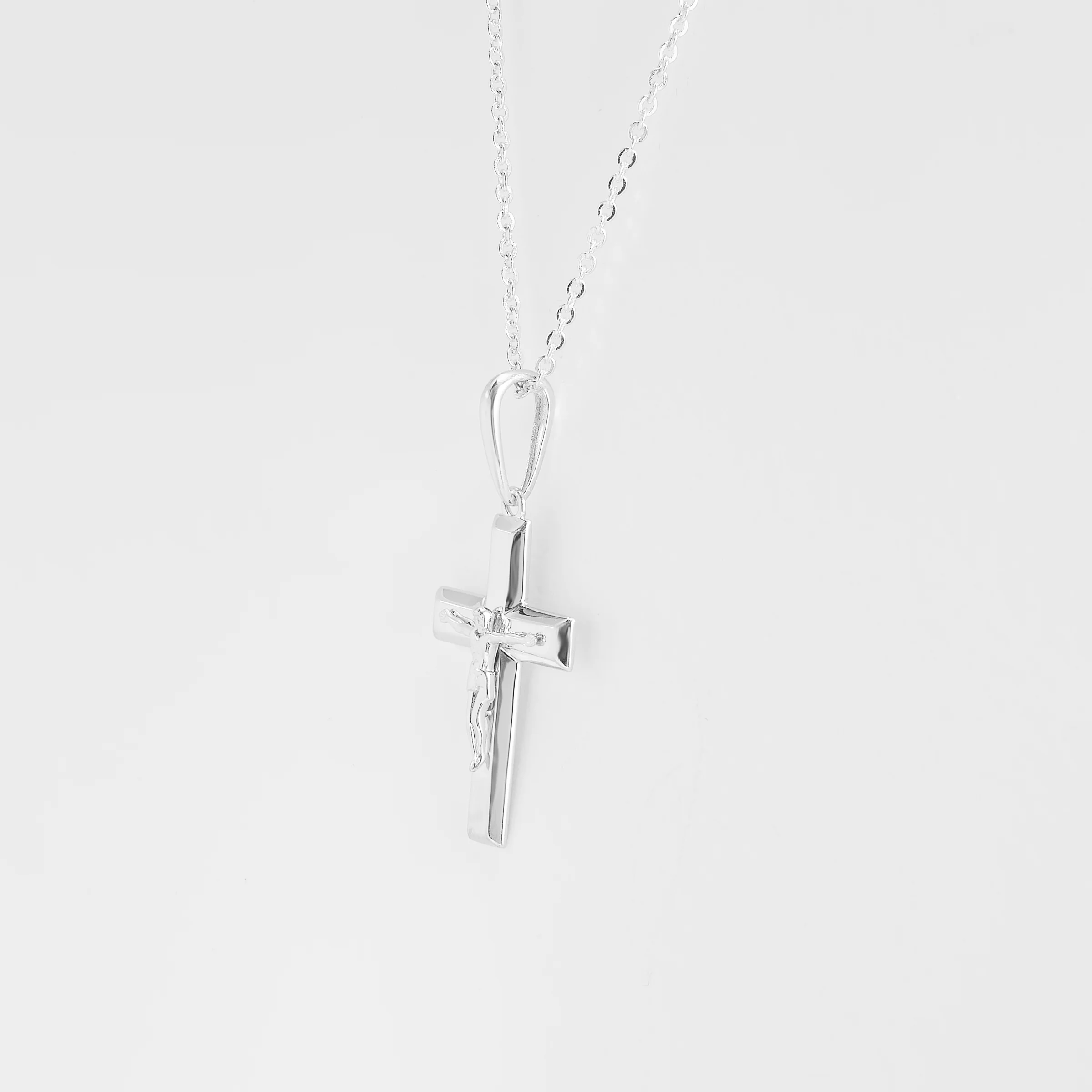 9K White Gold Crucifix Pendant 25x17mm