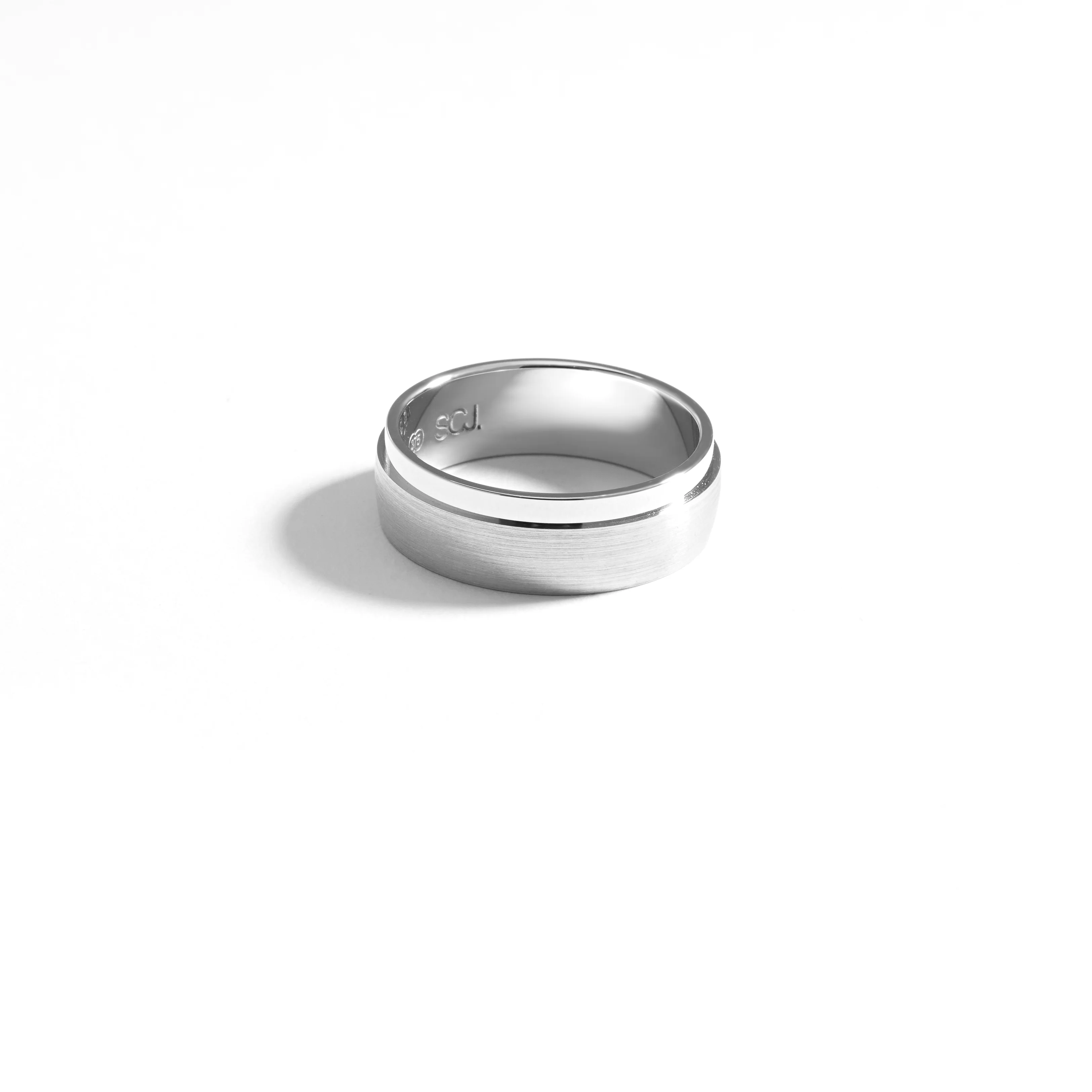 9K White Gold Dual Finish Stepped Edge Band Ring 7mm - Image 2