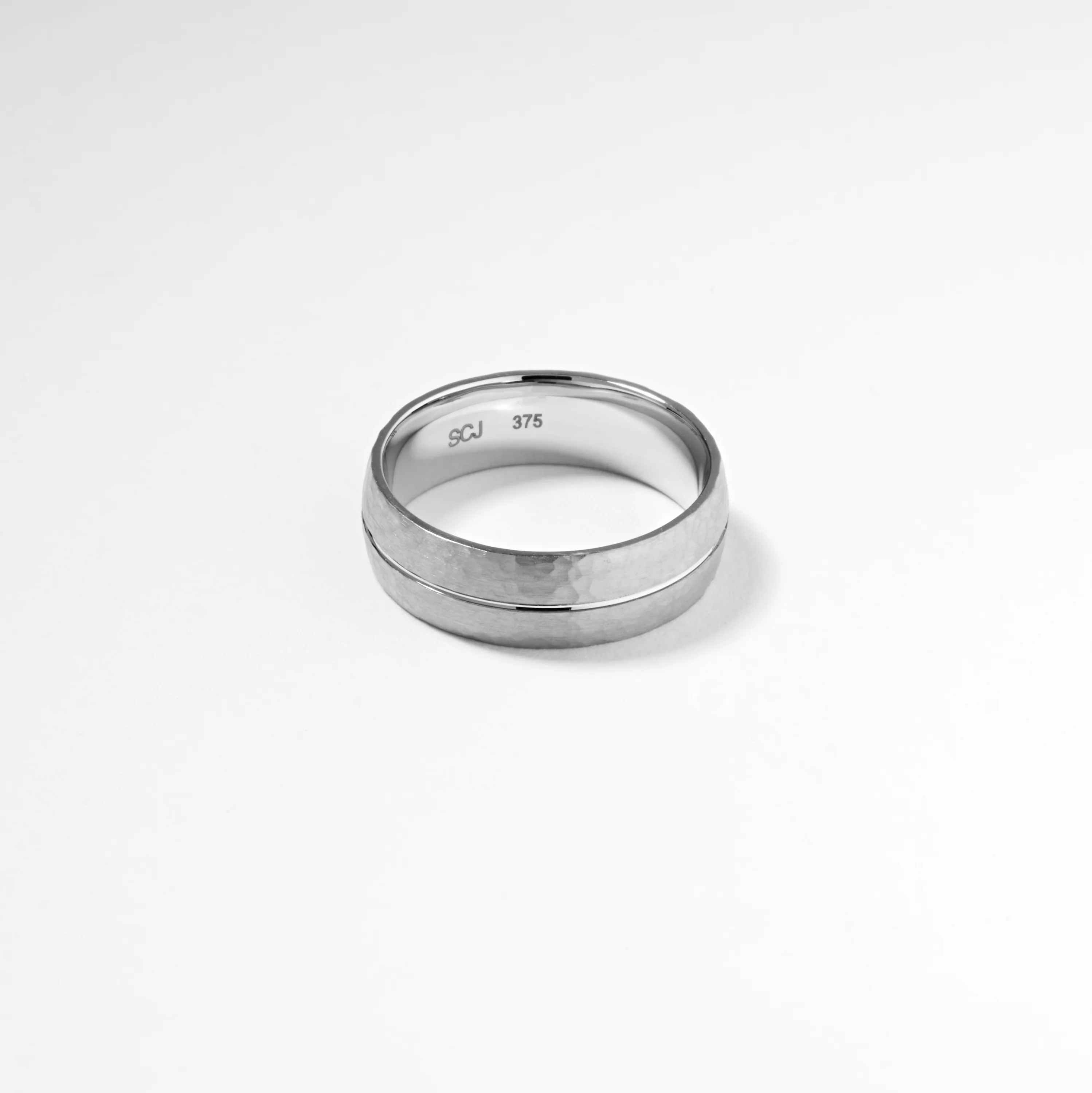 9K White Gold Hammered Finish With Polished Centre Groove Ring 7mm