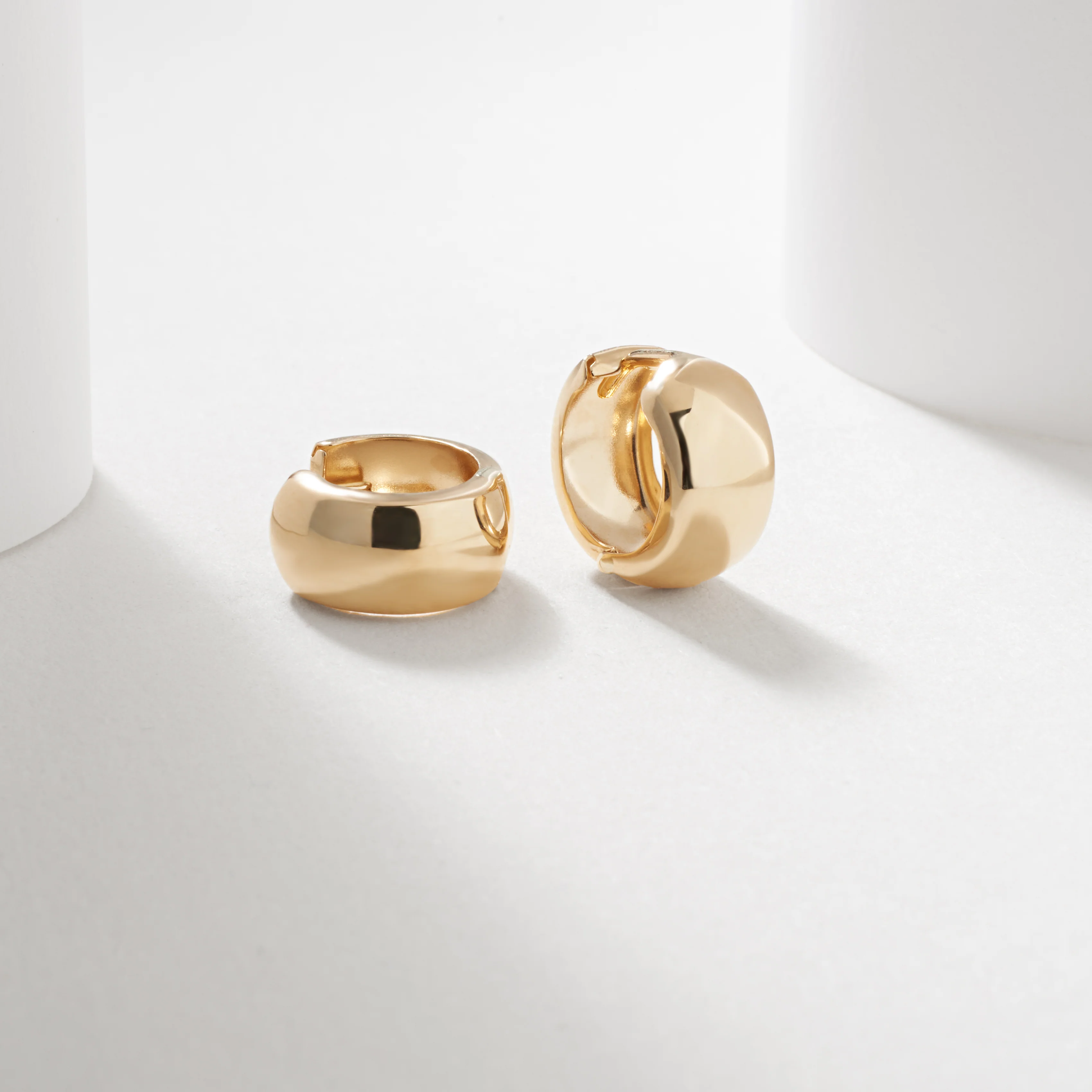 9K Yellow Gold Huggie Earrings 7.5mm