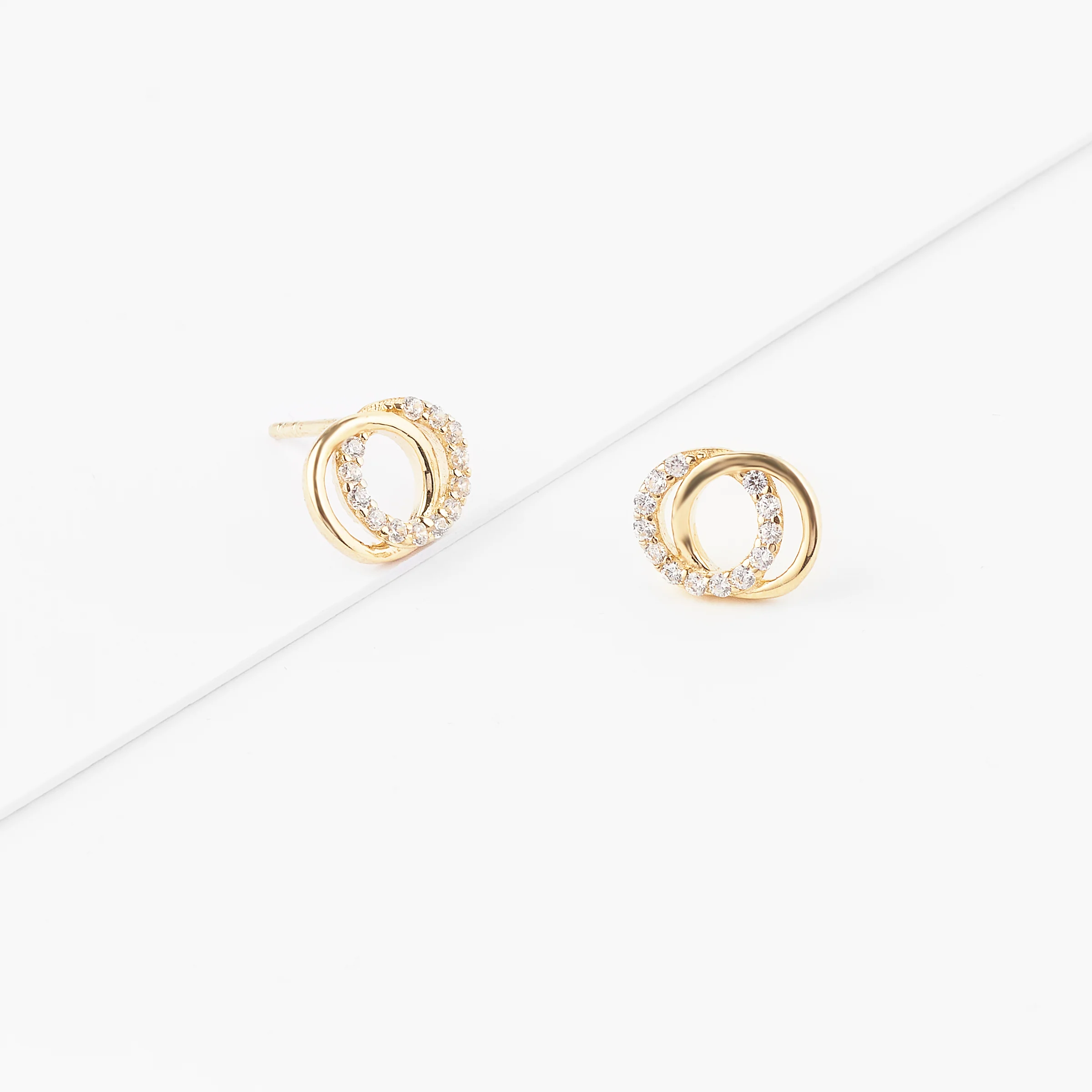 9K Yellow Gold Zirconia Double Circle Stud Earrings.