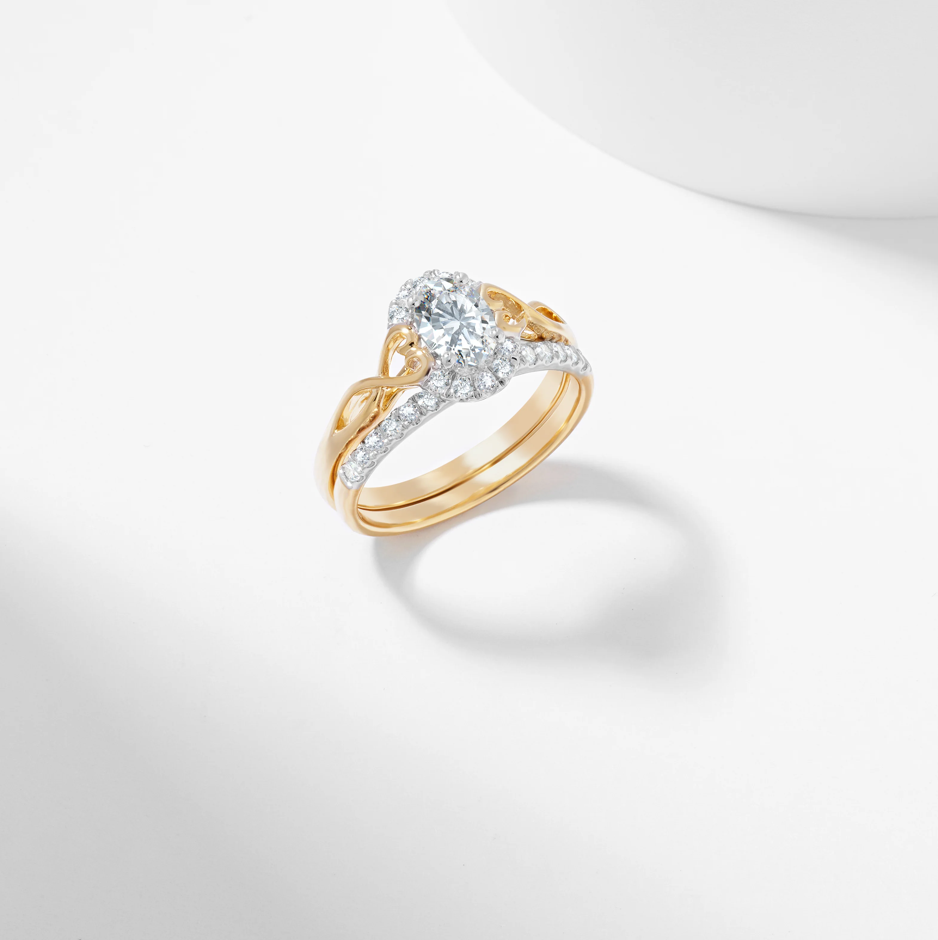 18k Rose Gold Oval Diamond Bridal Set 1.1tdw - Image 4