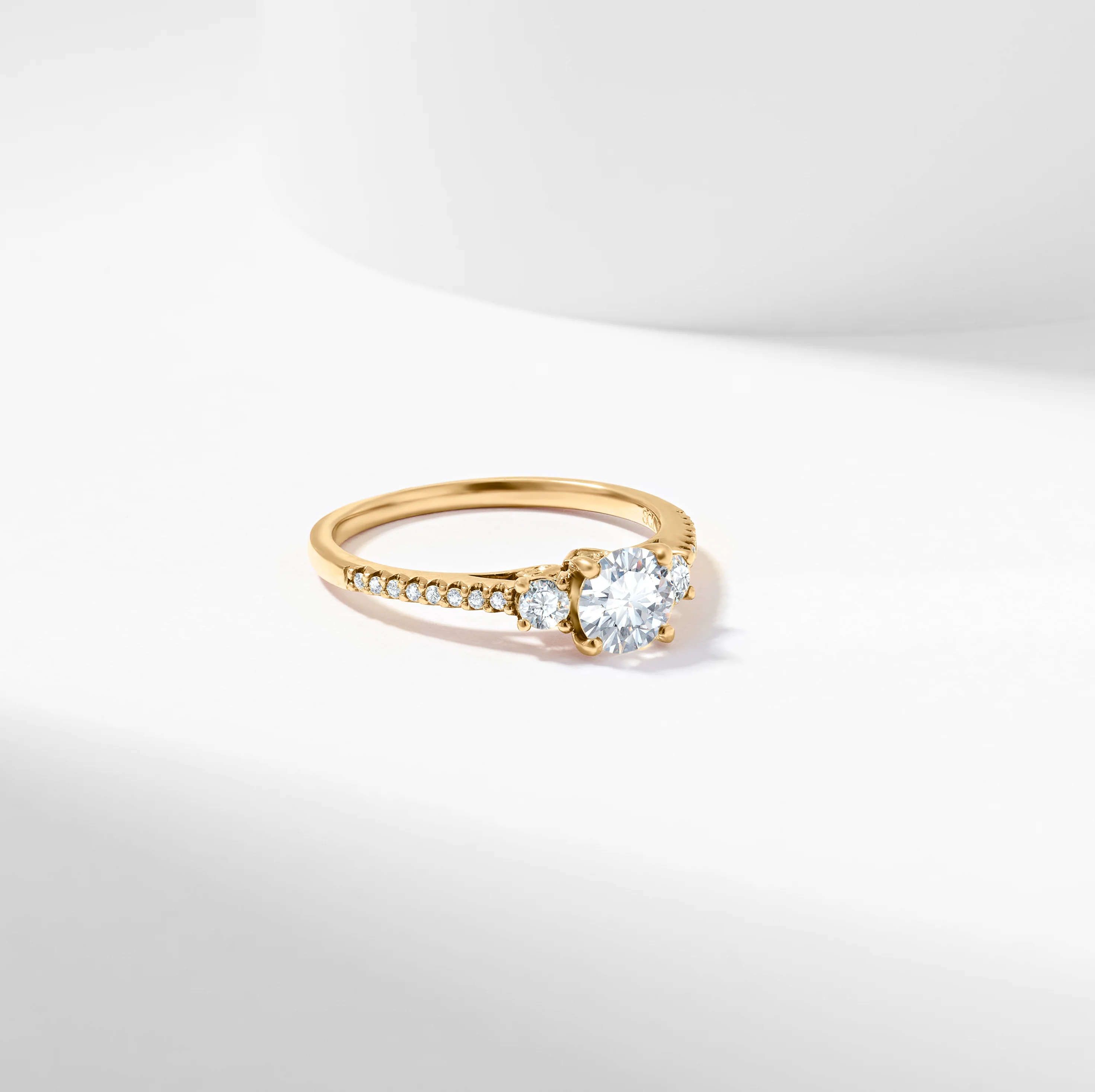 Round Brilliant Diamond Trilogy Engagement Ring 1.0tdw